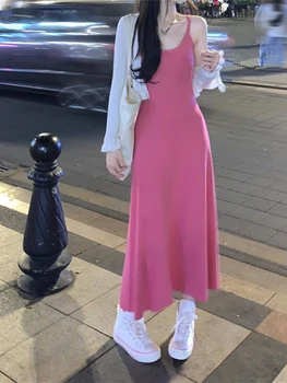 Розовое трикотажное платье на подтяжках Женское лето Новый французский стиль Пояс Похудение Черный Длинная юбка Дизайн Чувствительные платья 2023