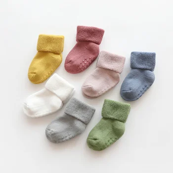 Симпатичные зимние теплые толстые носки для девочек и мальчиков Носки для новорожденных Махровые противоскользящие носки для ребенка Твердая детская одежда Аксессуары